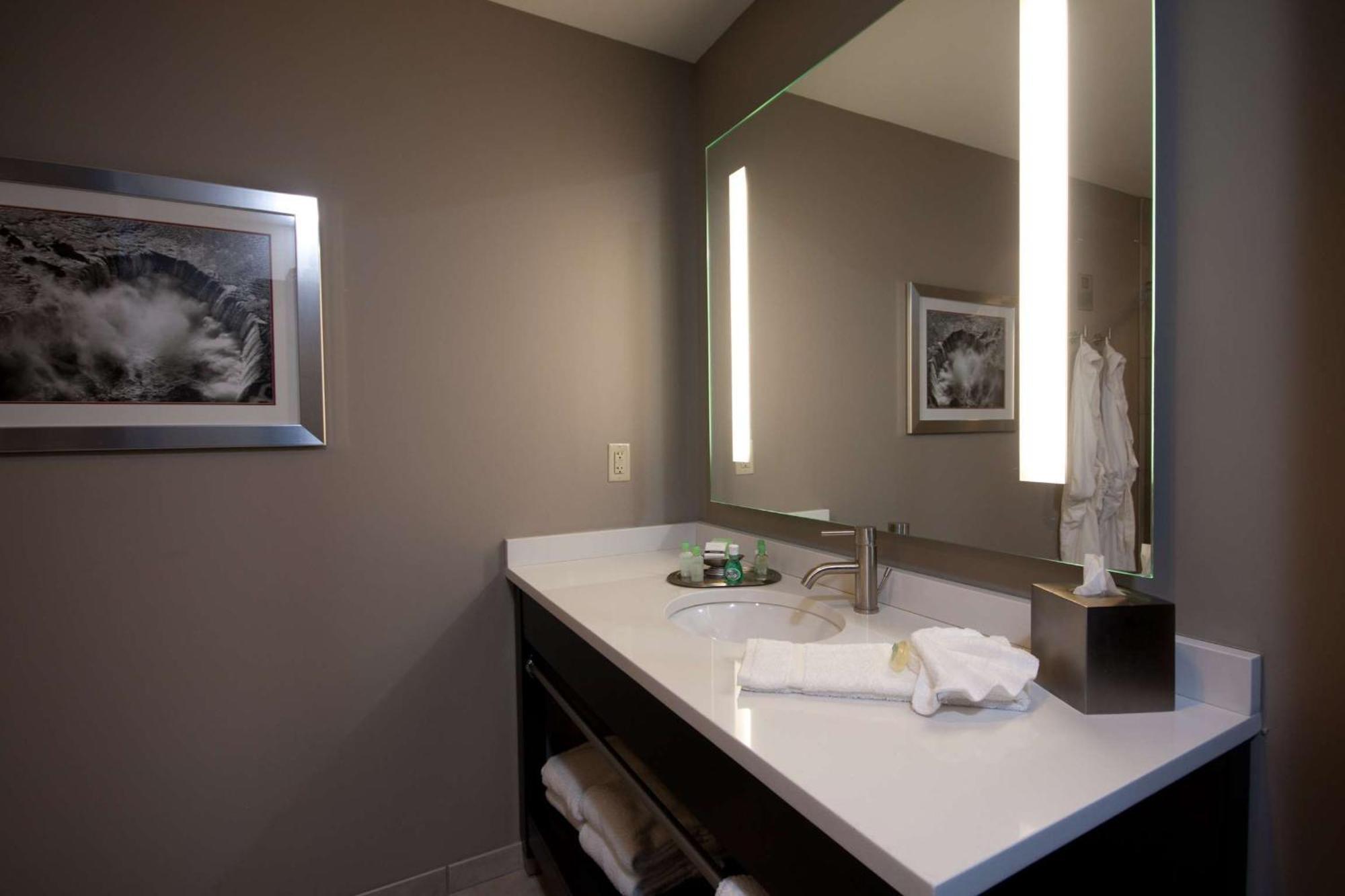 The Giacomo, Ascend Hotel Collection Niagarawatervallen Buitenkant foto